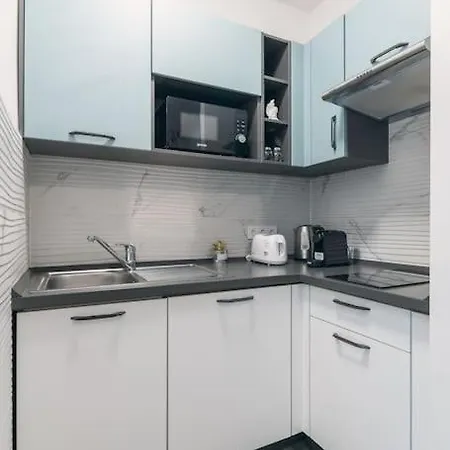 Castle Charm Apartment/ Ac 公寓